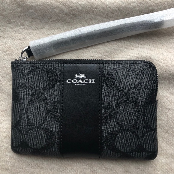 NWT💗Coach Black Wristlets bag💗 - Picture 4 of 9